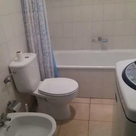 Aphotel Paraiso Del Sur: Seaside Retreat With Center Convenience Apartment