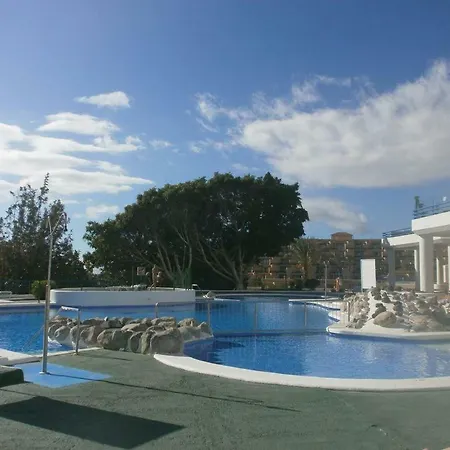 Aphotel Paraiso Del Sur In Centro Citta, Wifi Personale, Vista Mare Con Terrazza, Ristoranti E Pub Adiacenti, Taxi E Bus, Atelier Cura Persona, Farmacia Con Medico Costa Adeje (Tenerife)