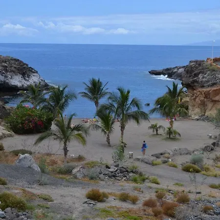 Aphotel Paraiso Del Sur: Seaside Retreat With Center Convenience Apartment *